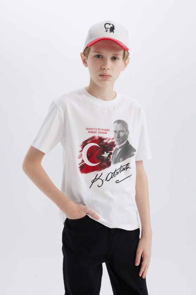 Erkek Çocuk 23 Nisan Çocuk Bayramı Bisiklet Yaka Atatürk Baskılı Kısa Kollu Tişört