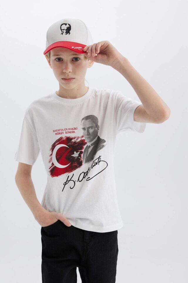 Erkek Çocuk 23 Nisan Çocuk Bayramı Bisiklet Yaka Atatürk Baskılı Kısa Kollu Tişört
