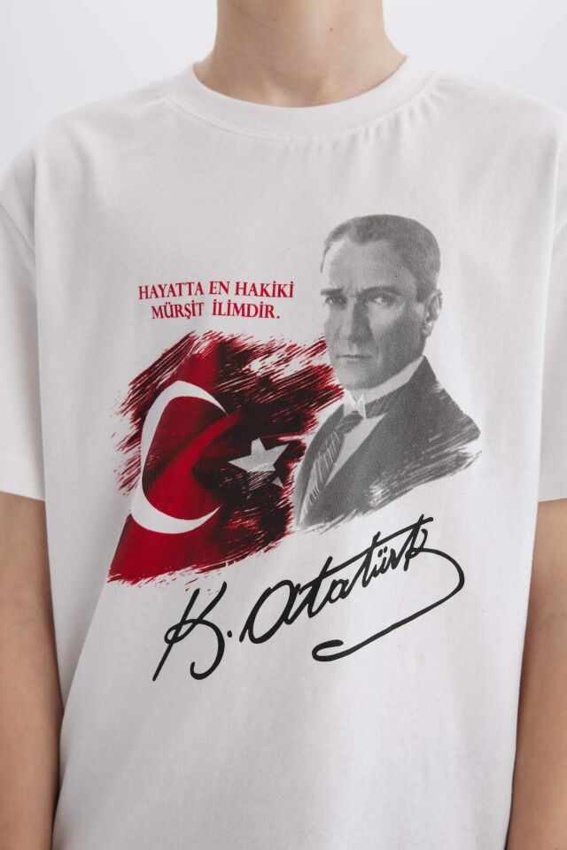 Erkek Çocuk 23 Nisan Çocuk Bayramı Bisiklet Yaka Atatürk Baskılı Kısa Kollu Tişört