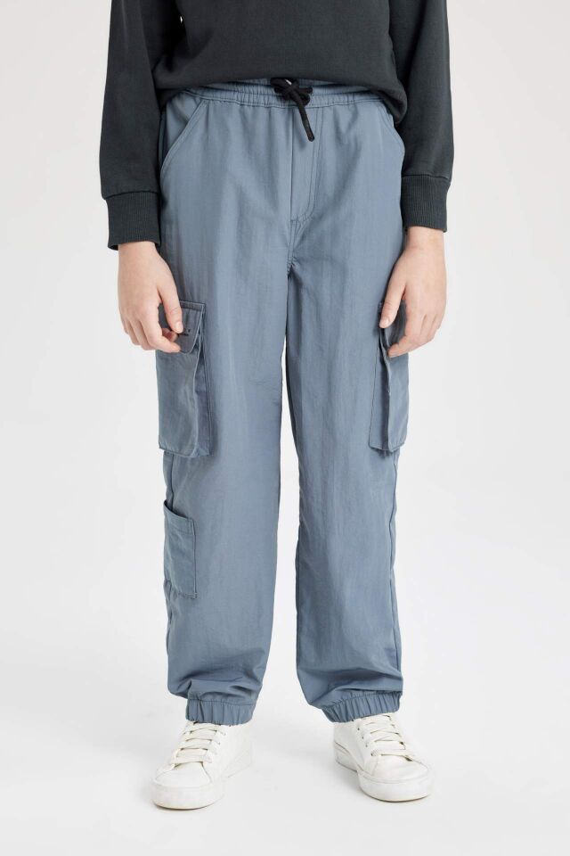 Erkek Çocuk Kargo Cepli Beli Bağcıklı Lastikli Paça Jogger Paraşüt Pantolon