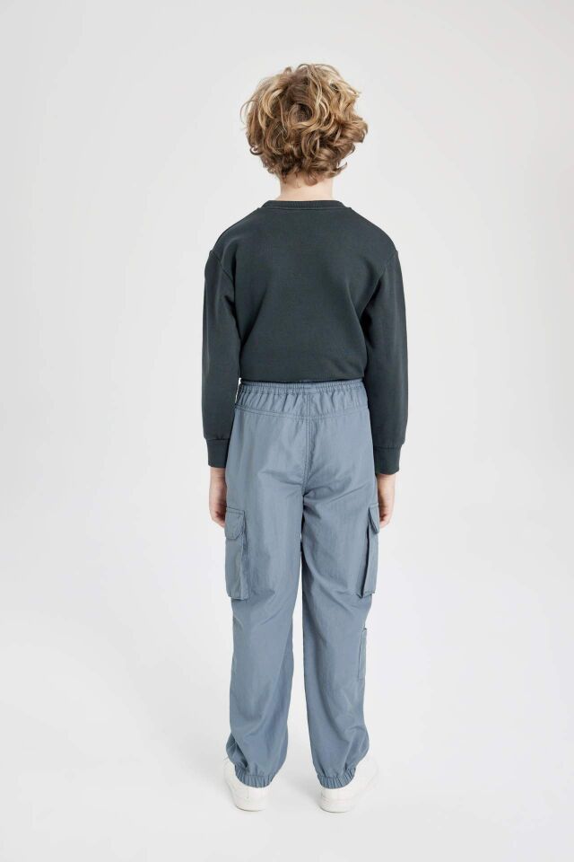 Erkek Çocuk Kargo Cepli Beli Bağcıklı Lastikli Paça Jogger Paraşüt Pantolon