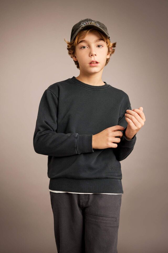 Erkek Çocuk Bisiklet Yaka Yıkamalı Soluk Efektli Sweatshirt